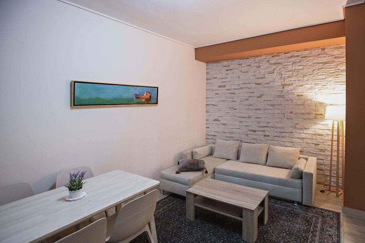Paradise Apartment in Peiraiki Piraeus Bagian luar foto