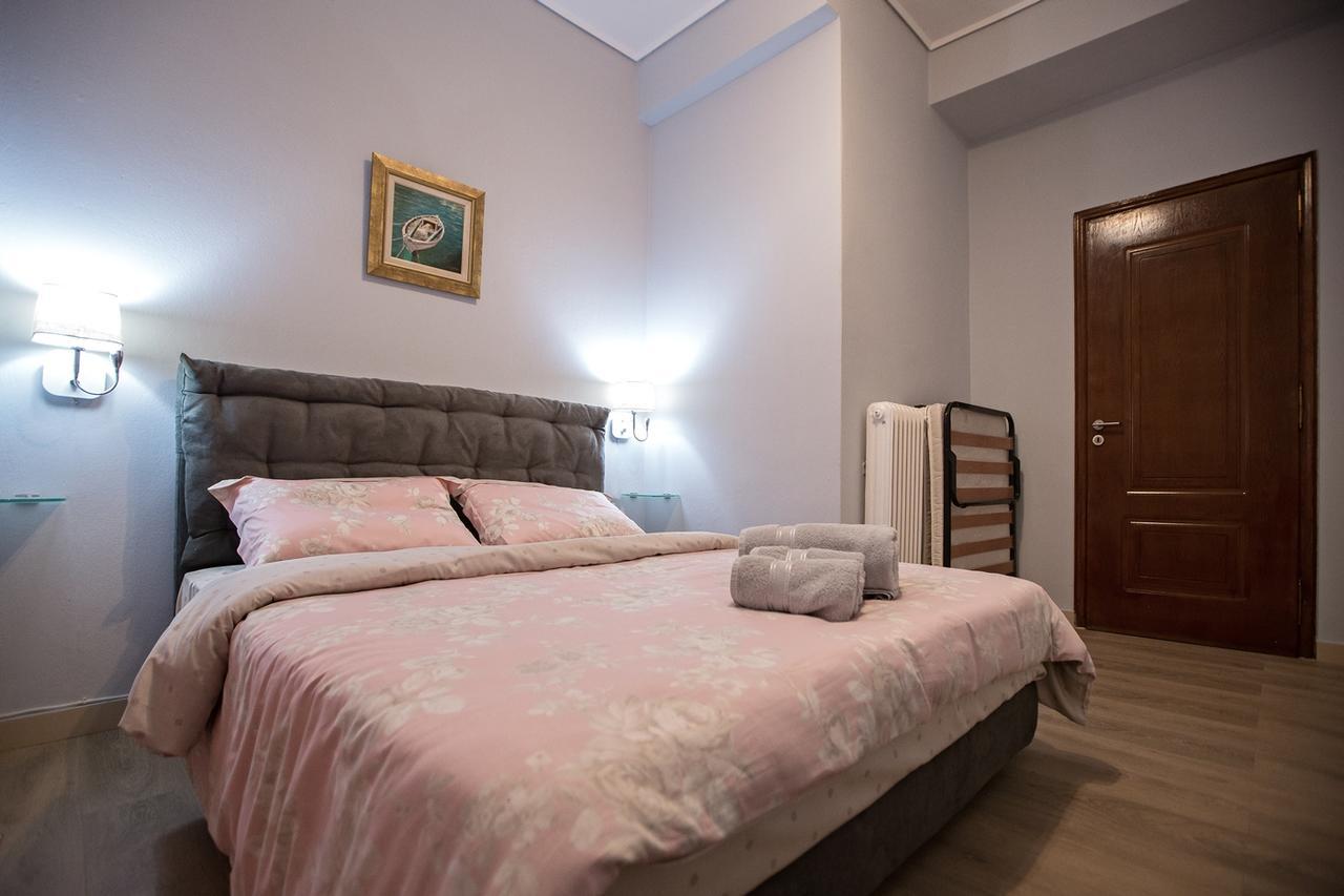 Paradise Apartment in Peiraiki Piraeus Bagian luar foto